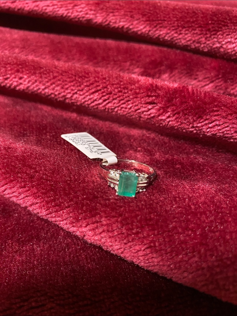 Emerald and Diamond   Ring 10k White Gold